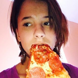 Meet your Posher, Ella